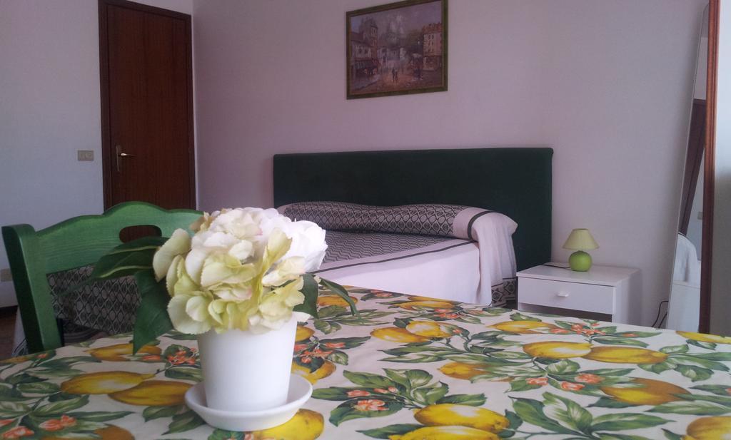 Ferienwohnung Residenza Il Poggio San Bartolomeo Al Mare Zimmer foto