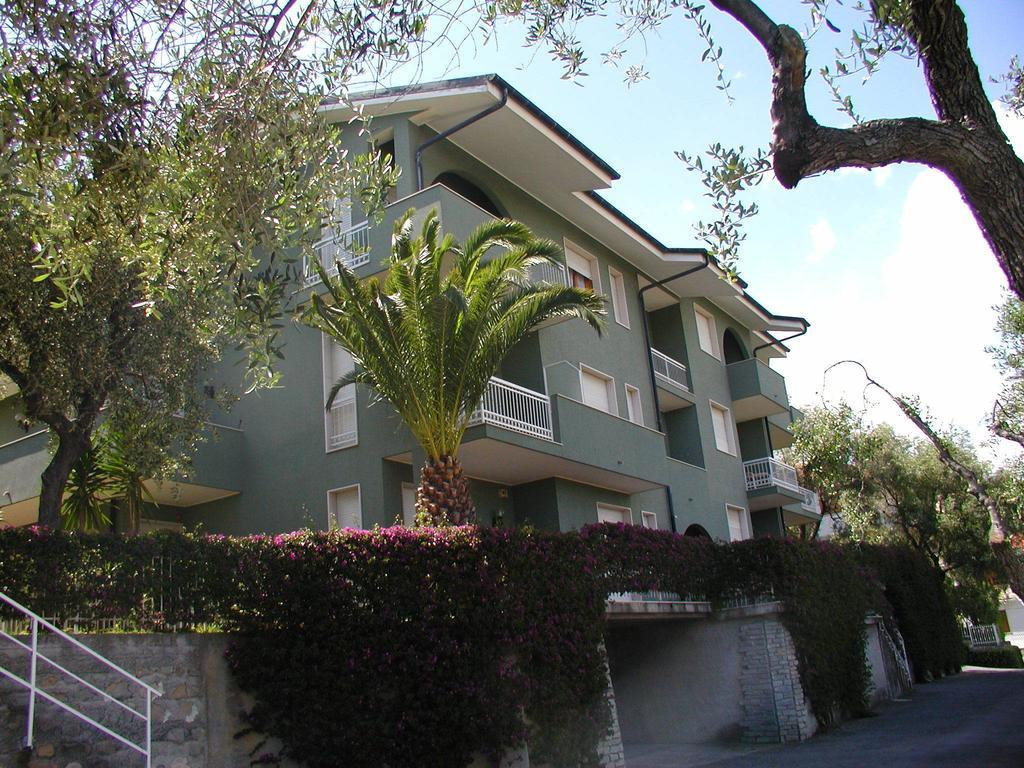 Ferienwohnung Residenza Il Poggio San Bartolomeo Al Mare Exterior foto