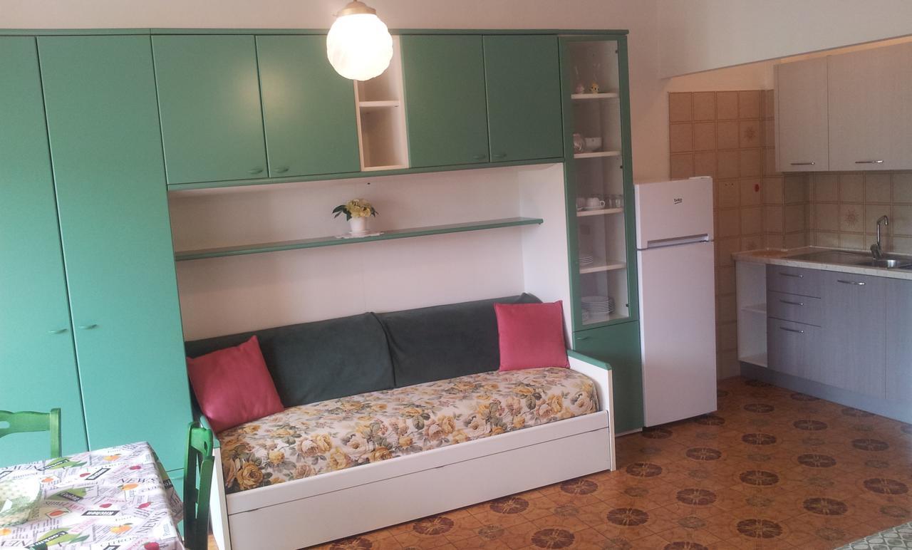 Ferienwohnung Residenza Il Poggio San Bartolomeo Al Mare Exterior foto